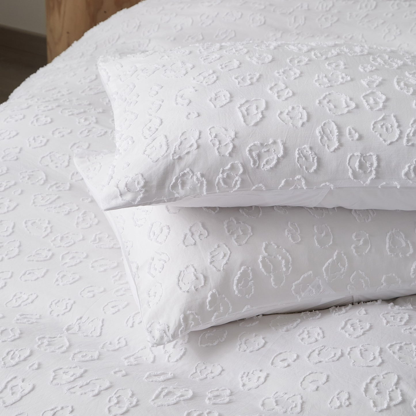 Leopard Print Textured Tufted Duvet Cover Set