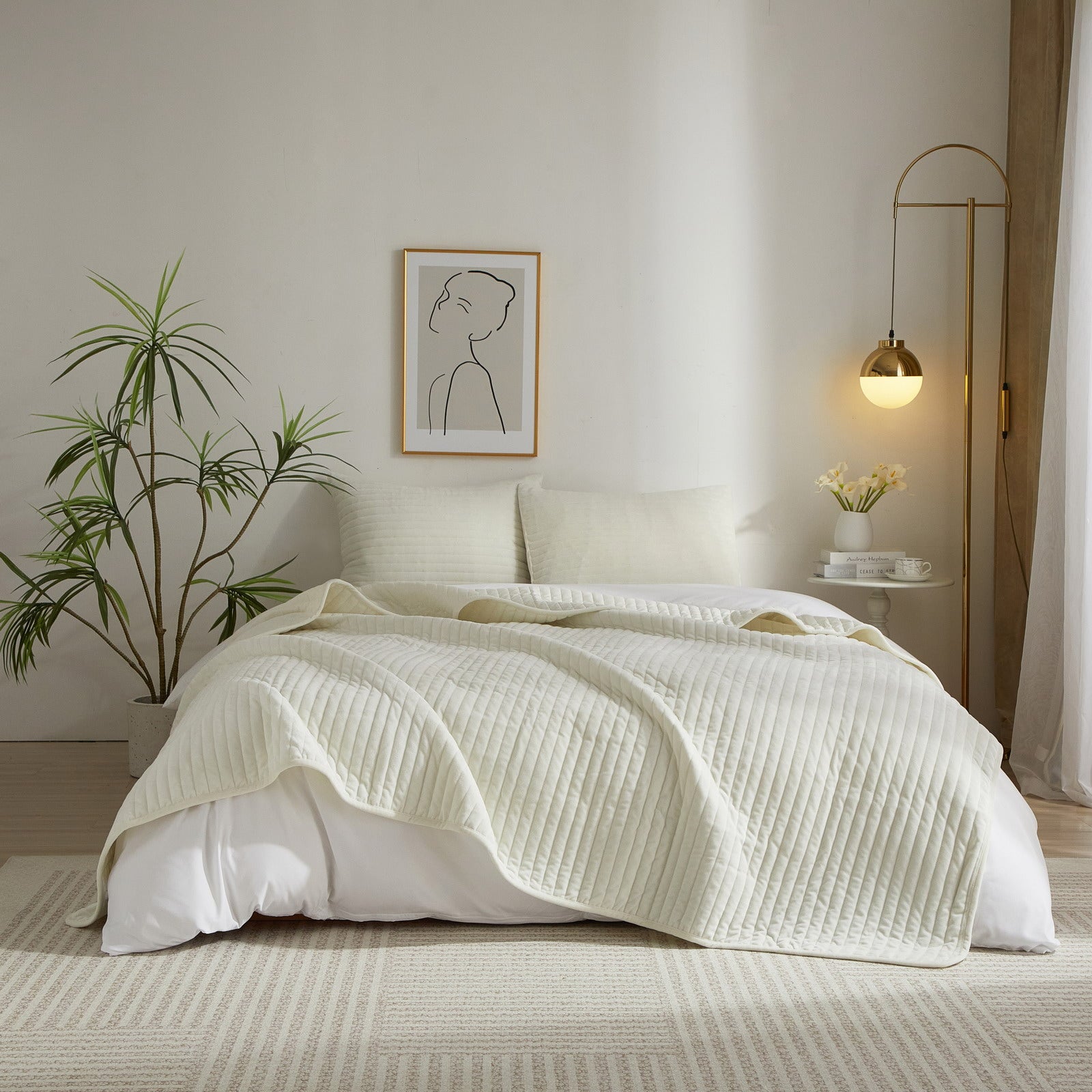 Ivory Velvet Quilt Set