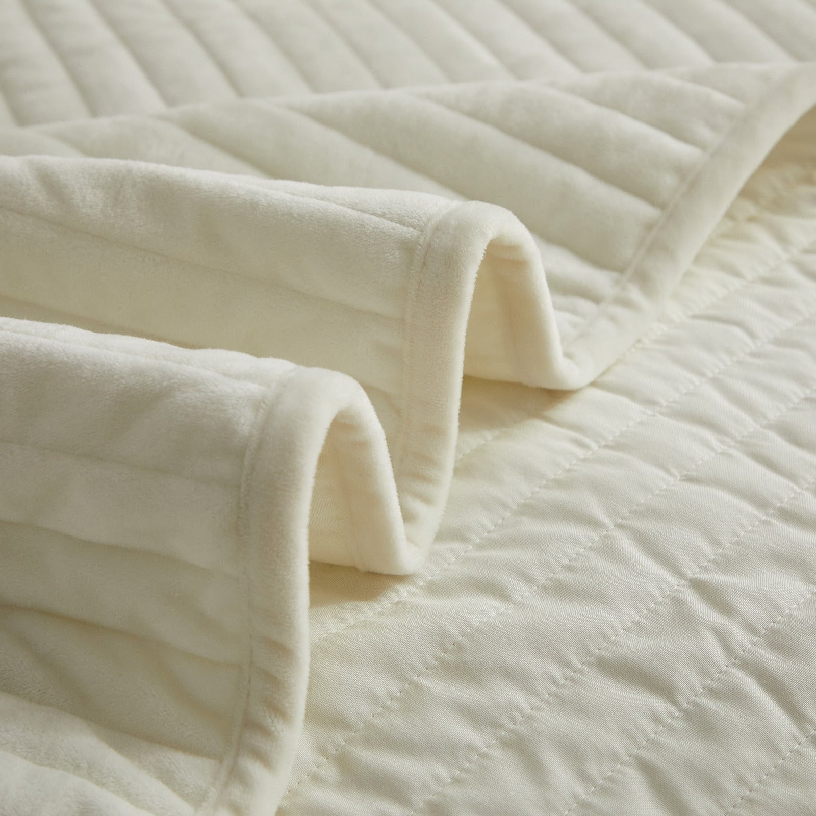 Ivory Velvet Quilt Set